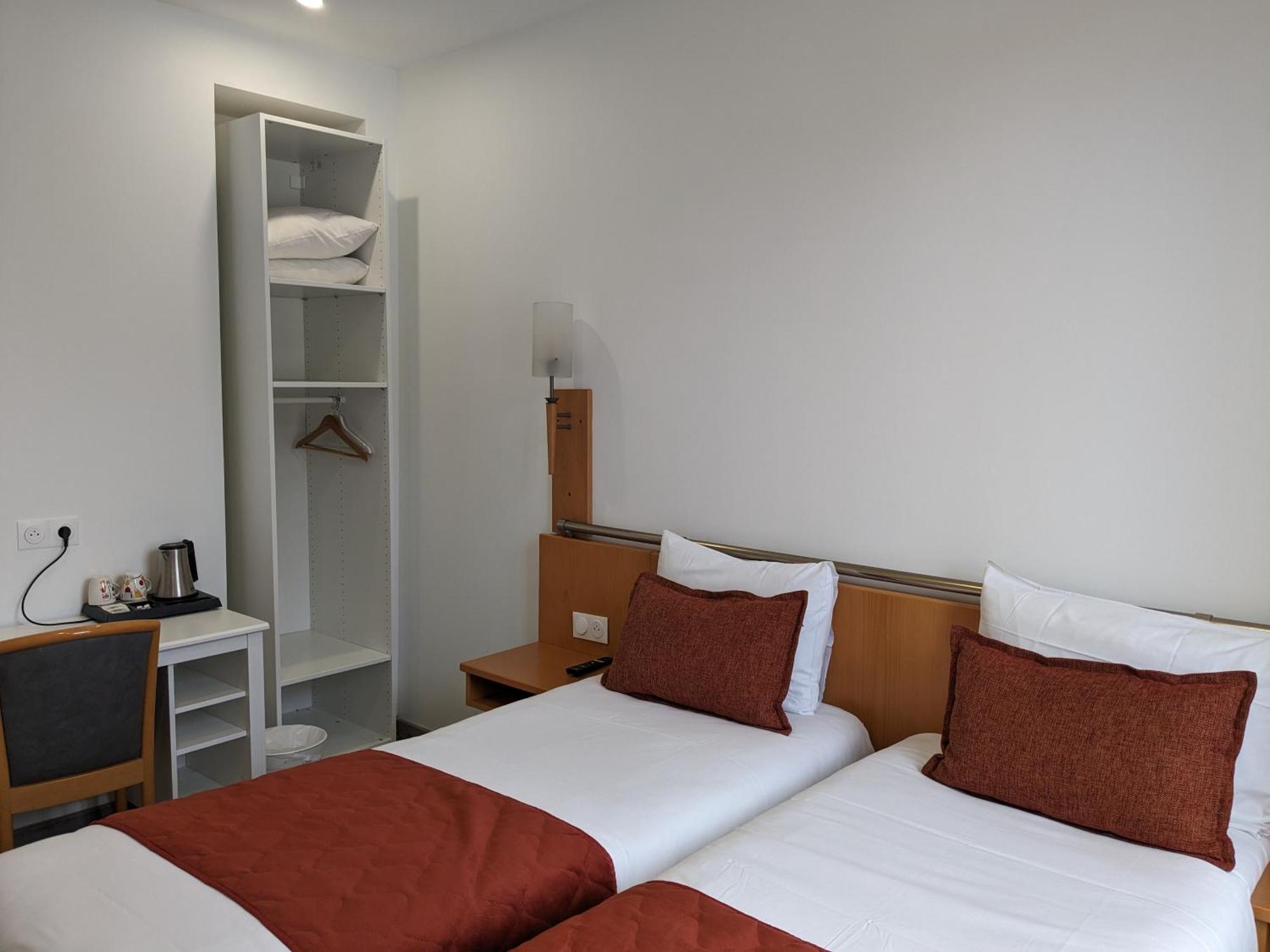 Tweepersoonskamer met 2 Aparte Bedden